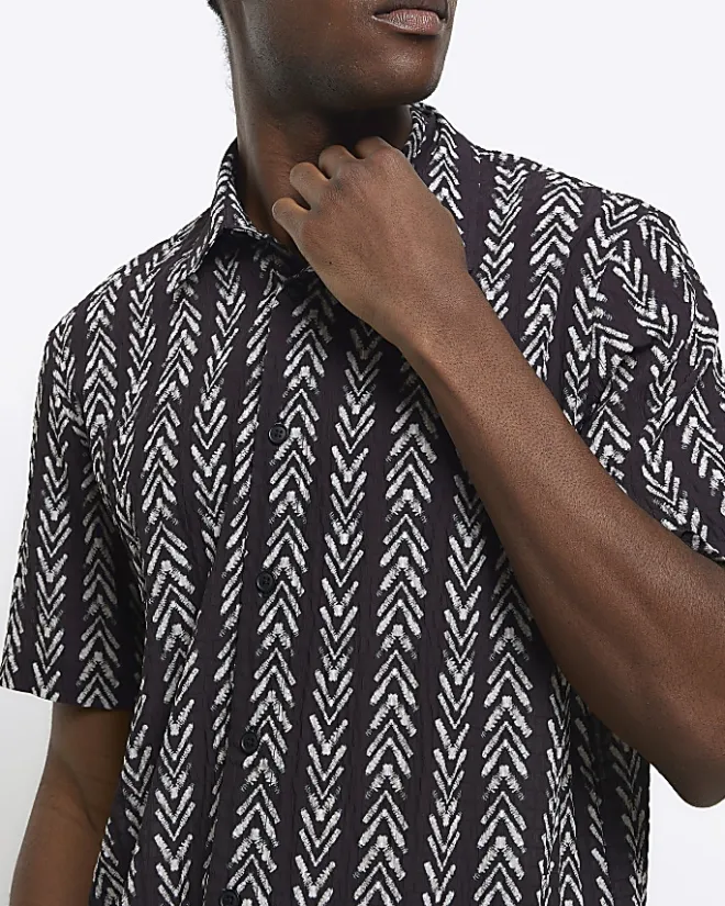 River Island regular fit crinkle arrow print shirt Black New