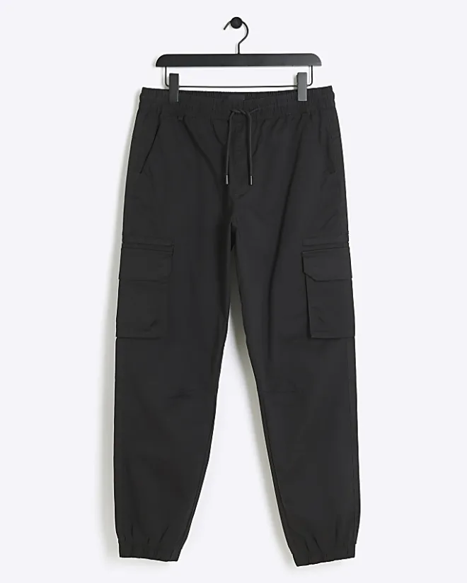 River Island regular fit cuffed cargo trousers Black Hot