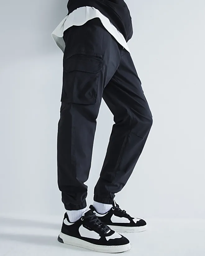 River Island regular fit cuffed cargo trousers Black Hot