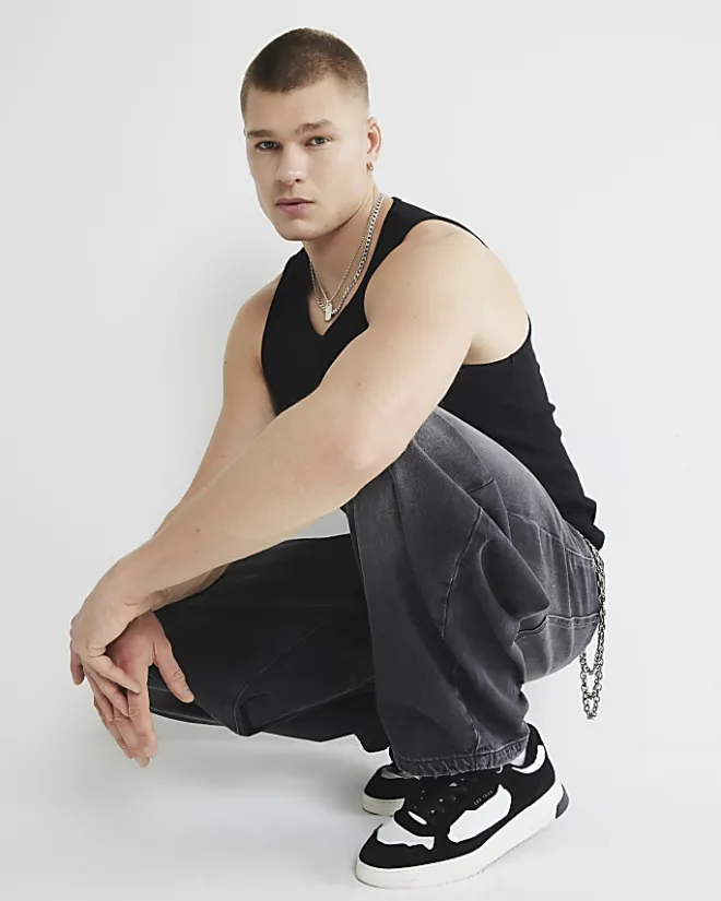 River Island regular fit rib vest Black Hot