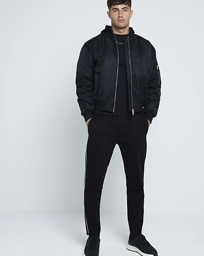 River Island RI studio muscle fit t-shirt Black Hot
