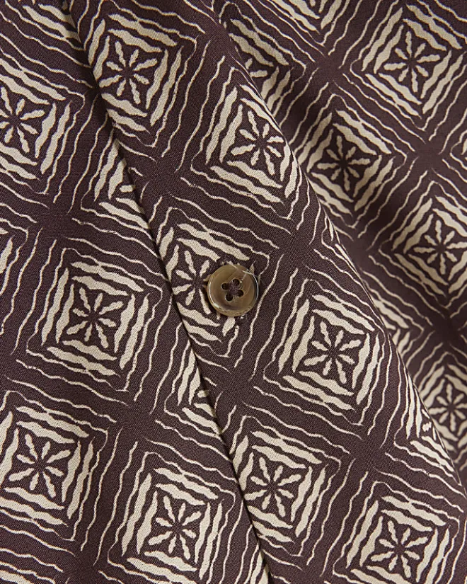 River Island regular fit geometric revere shirt Brown Clearance